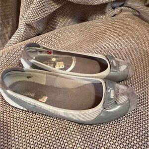 Vintage classic puma flats